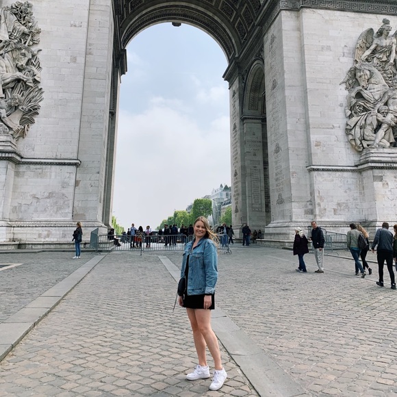 Meet your Posher, Jenn - Picture 1 of 1